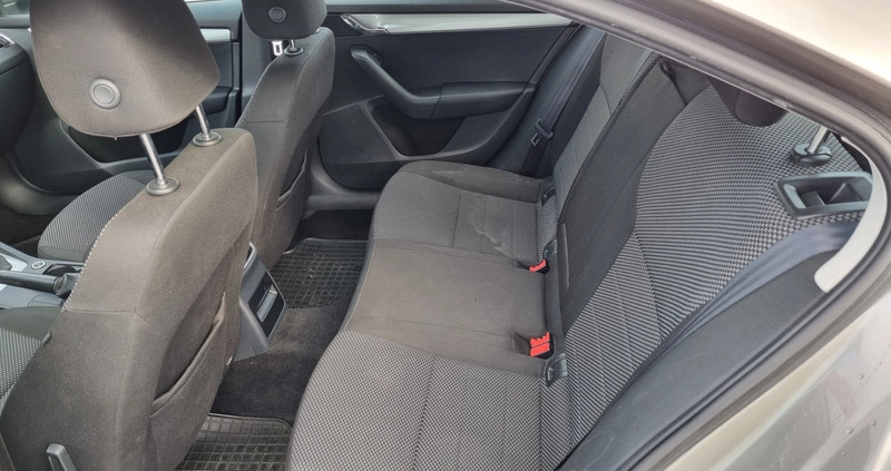 Skoda Octavia cena 22500 przebieg: 333569, rok produkcji 2014 z Pełczyce małe 172